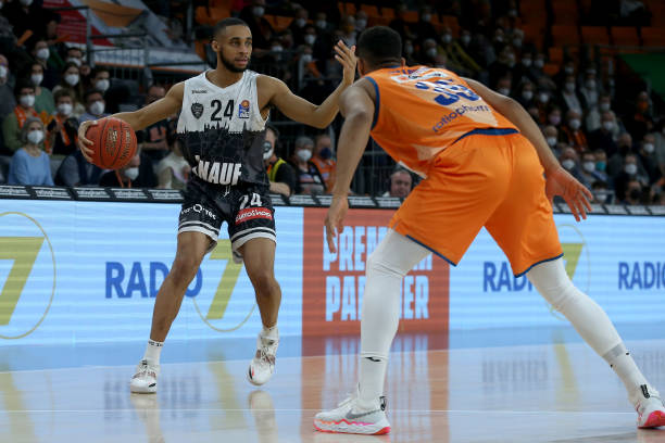 的表现赢得 的表现赢得