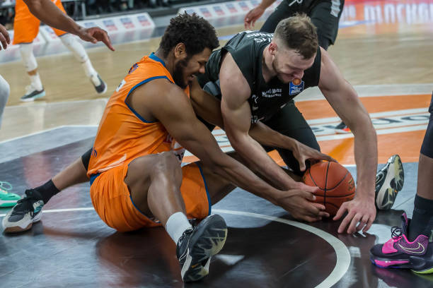 远投牵制 远投牵制